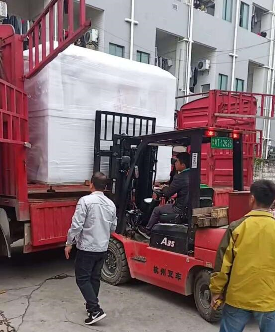 億寶萊全自動絲印機